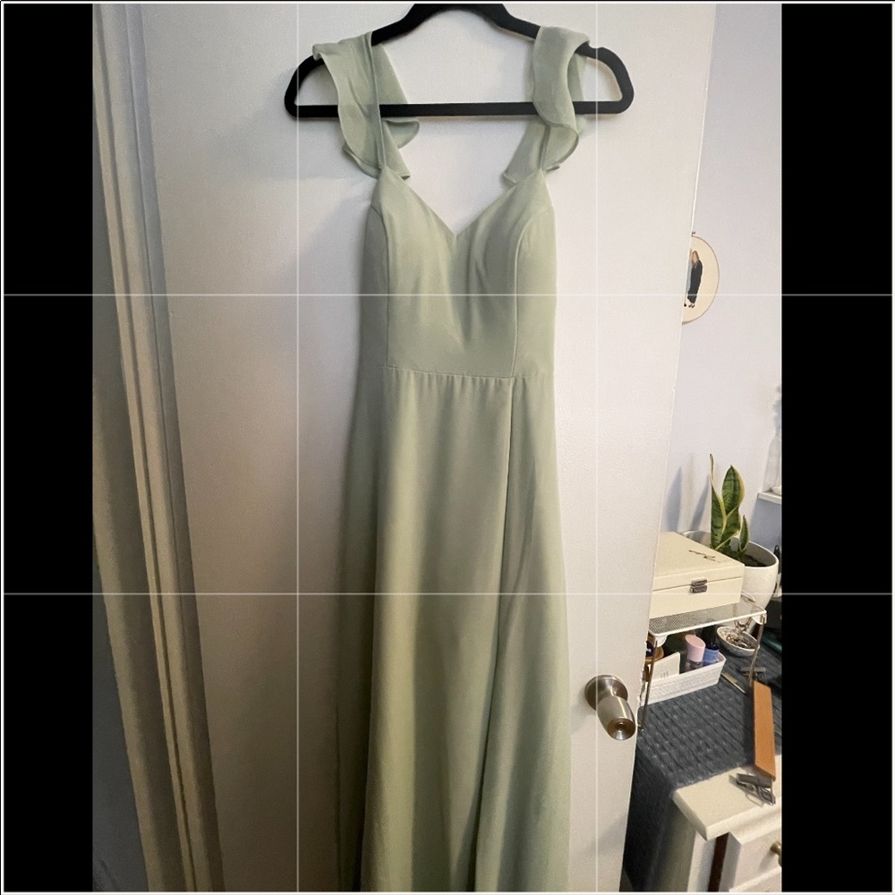 Azaie Everett in Dusty Sage size A8